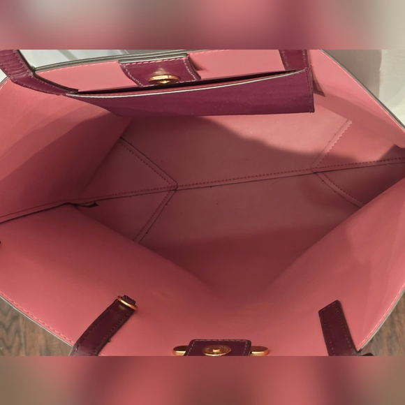Michael Kors Large Hayley Tote - Plum Exterior Tulip Interior Gold Hardware - Picture 5 of 9